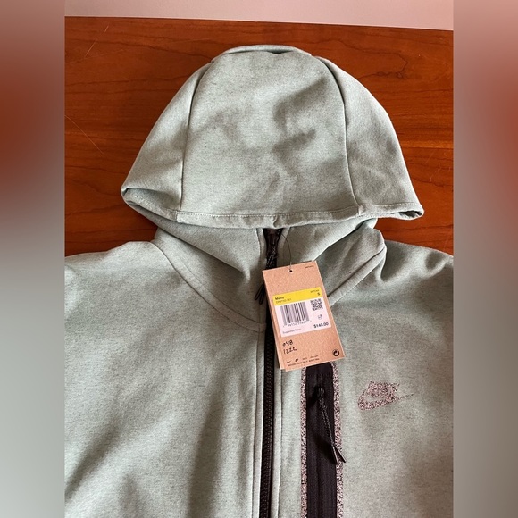 Nike Men’s Tech Fleece Full Zip Hoodie (Green) New with Tags [DR9150-361] - Picture 3 of 5